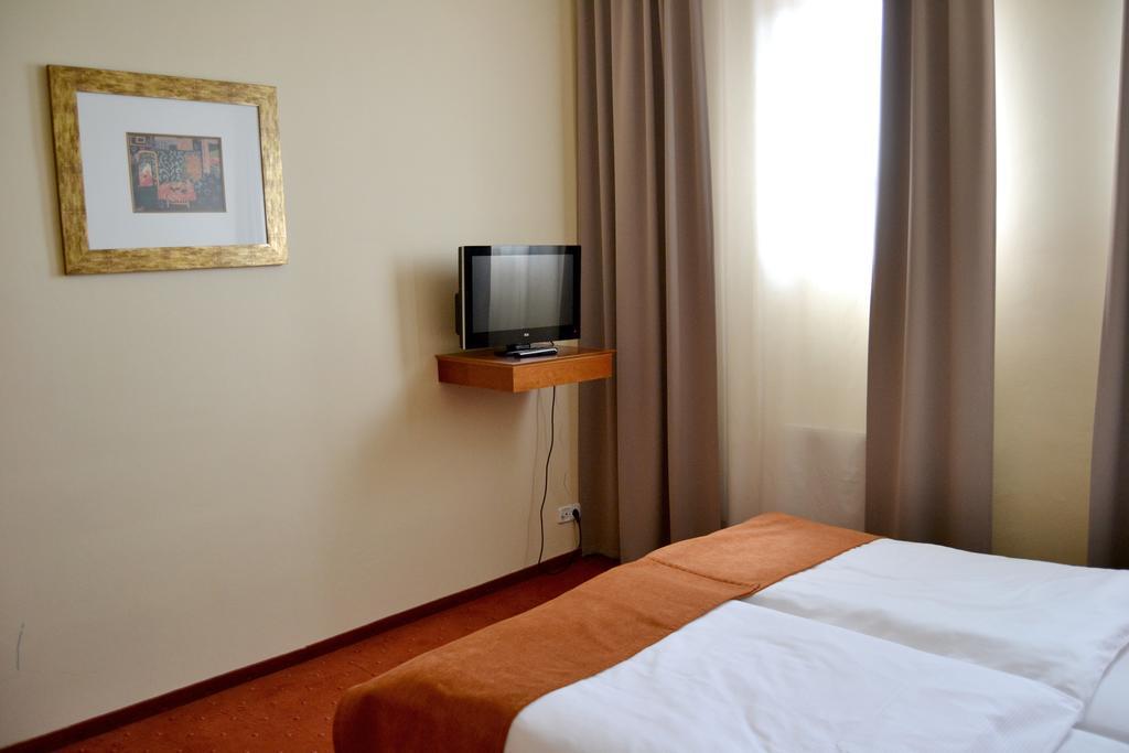 Hotel Plaza Mladá Boleslav Εξωτερικό φωτογραφία