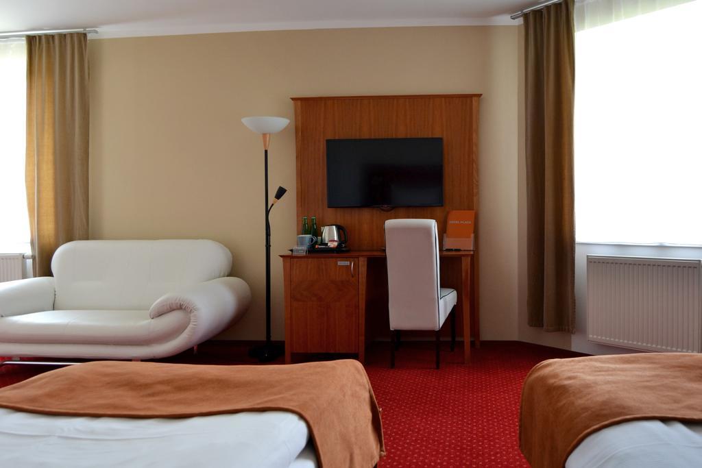 Hotel Plaza Mladá Boleslav Εξωτερικό φωτογραφία